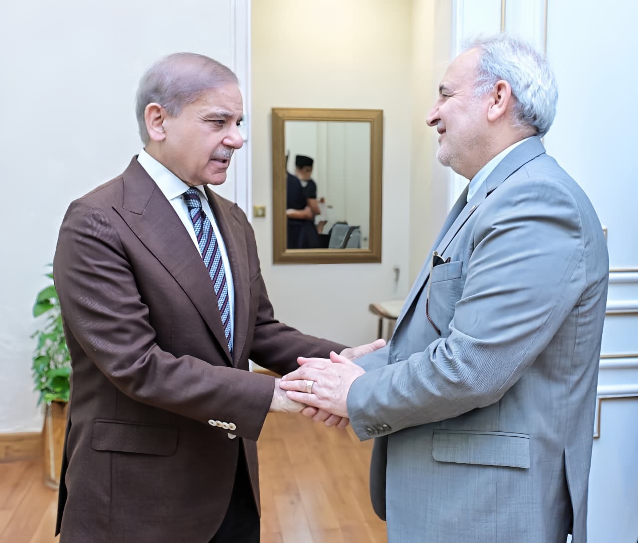 PM, Iranian envoy discuss regional situation, peace efforts