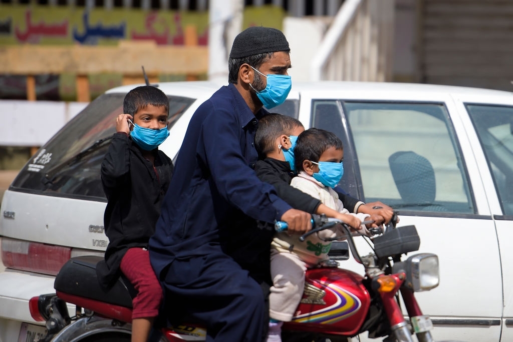 COVID-19 positivity rate under 3% in Pakistan for last three weeks