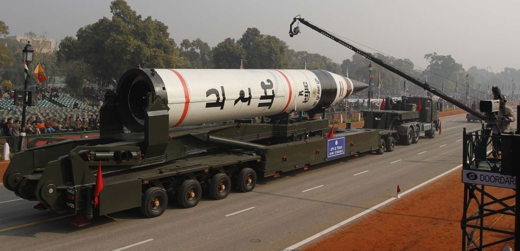 India tests nuclear missiles, amid tensions with China