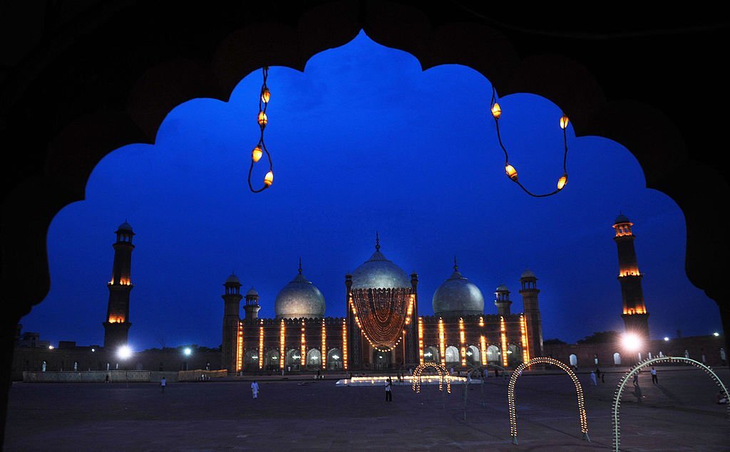 Chinese employees of CPEC sow seeds of love during Eidul Fitr