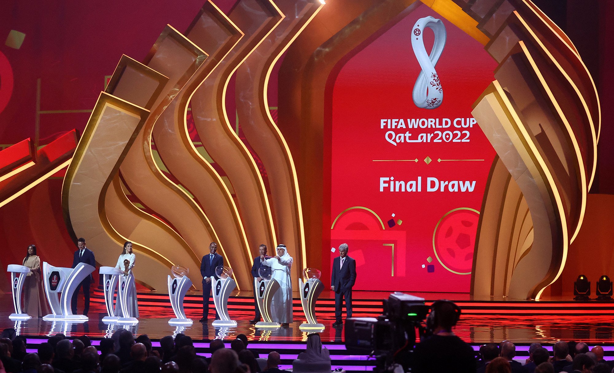 Germany, Spain in early World Cup clash