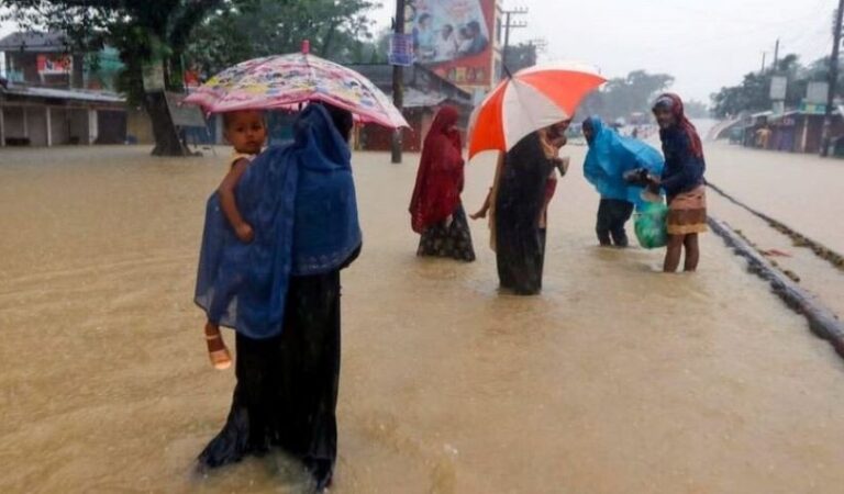 41 dead, millions stranded as floods hit Bangladesh, India | Pakistan Today