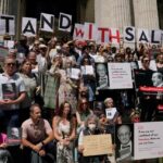 Literature world holds New York rally for Rushdie