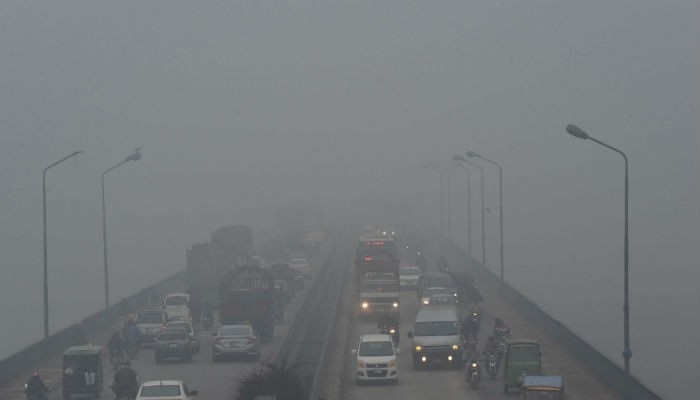 Intense cold weather, fog continues to disrupt routine life in parts of country
