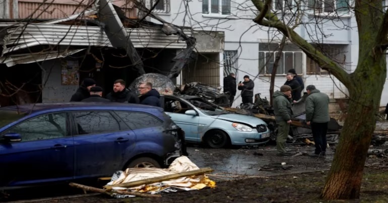 Ukraine interior minister among 16 dead in helicopter crash | Pakistan ...