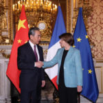 China willing to explore political solution to Ukraine crisis with France: Wang Yi