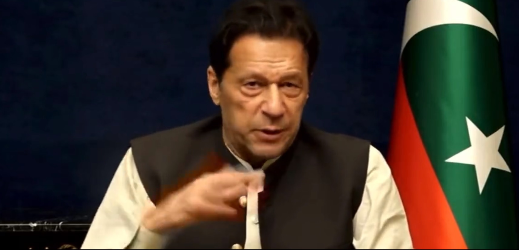 Imran urges nation to stand up against ‘crooked rulers, rising fascism’