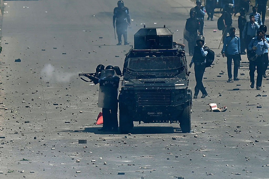 Six killed in Shikarpur rival groups clash