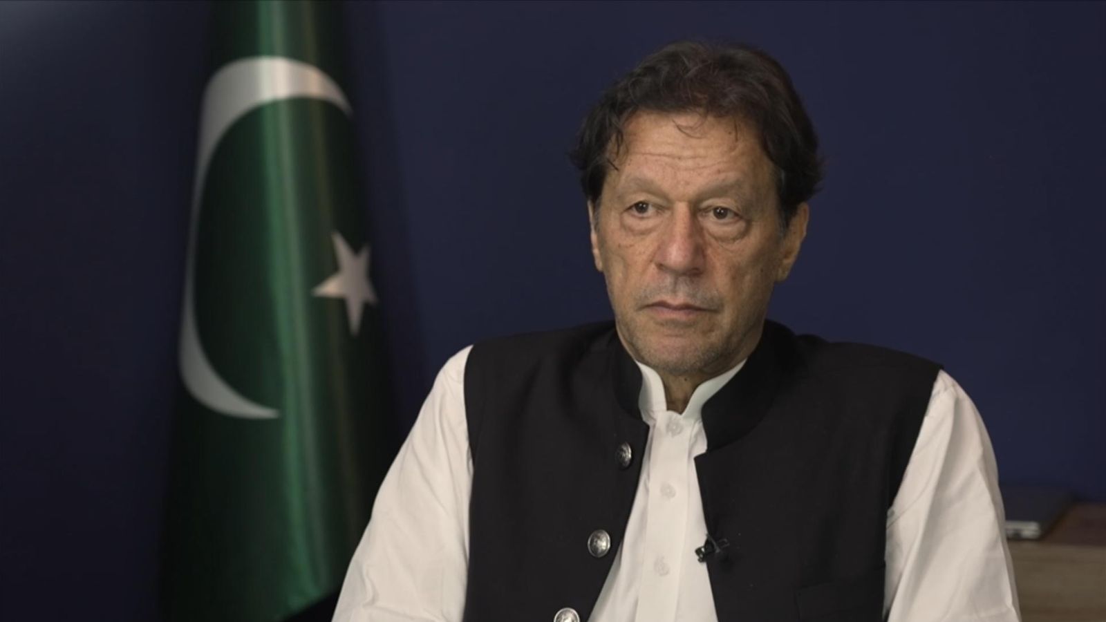 Imran demands probe into 'killing' of 25 peaceful protestors