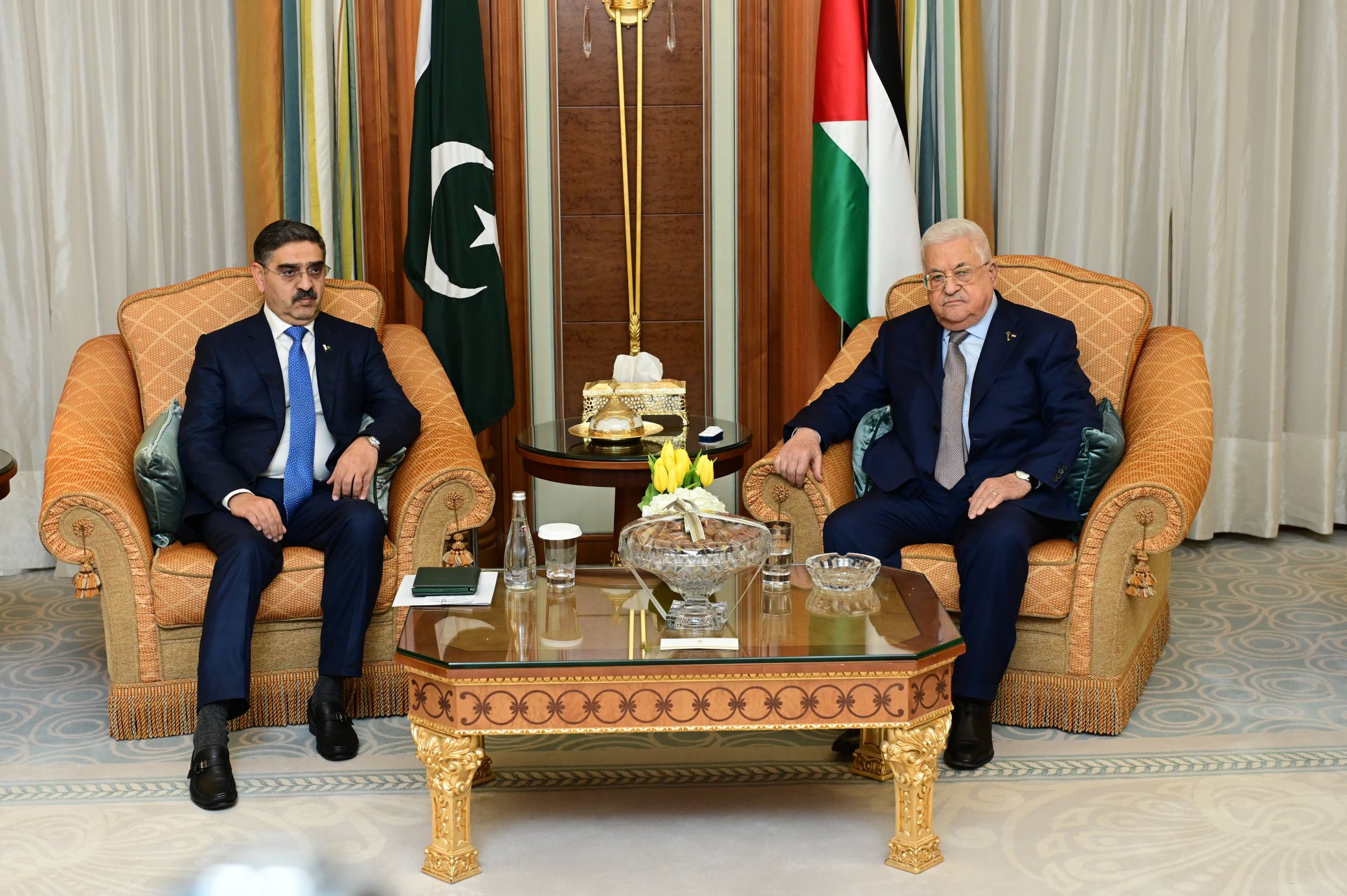 PM, Palestinian President call for int’l collaboration to stop Palestinians’ bloodshed