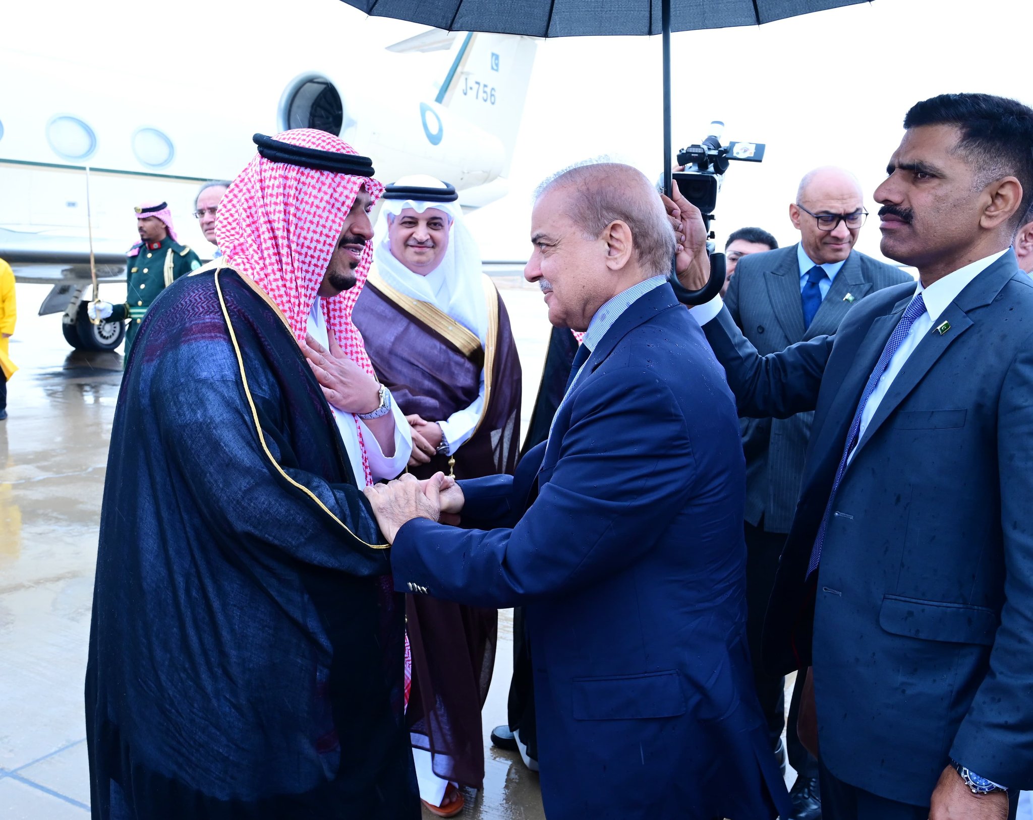 Pak-Saudi bilateral ties, economic partnership getting stronger, deeper: PM