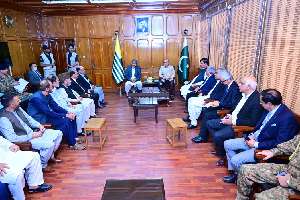 PM emphasizes permanent solution to people’s issues in AJK | Pakistan Today