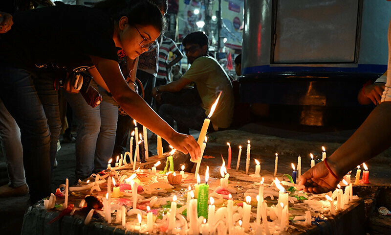 Moumita Debnath rape-murder case: Indians demand justice in candlelight march as protests continue Dtrends