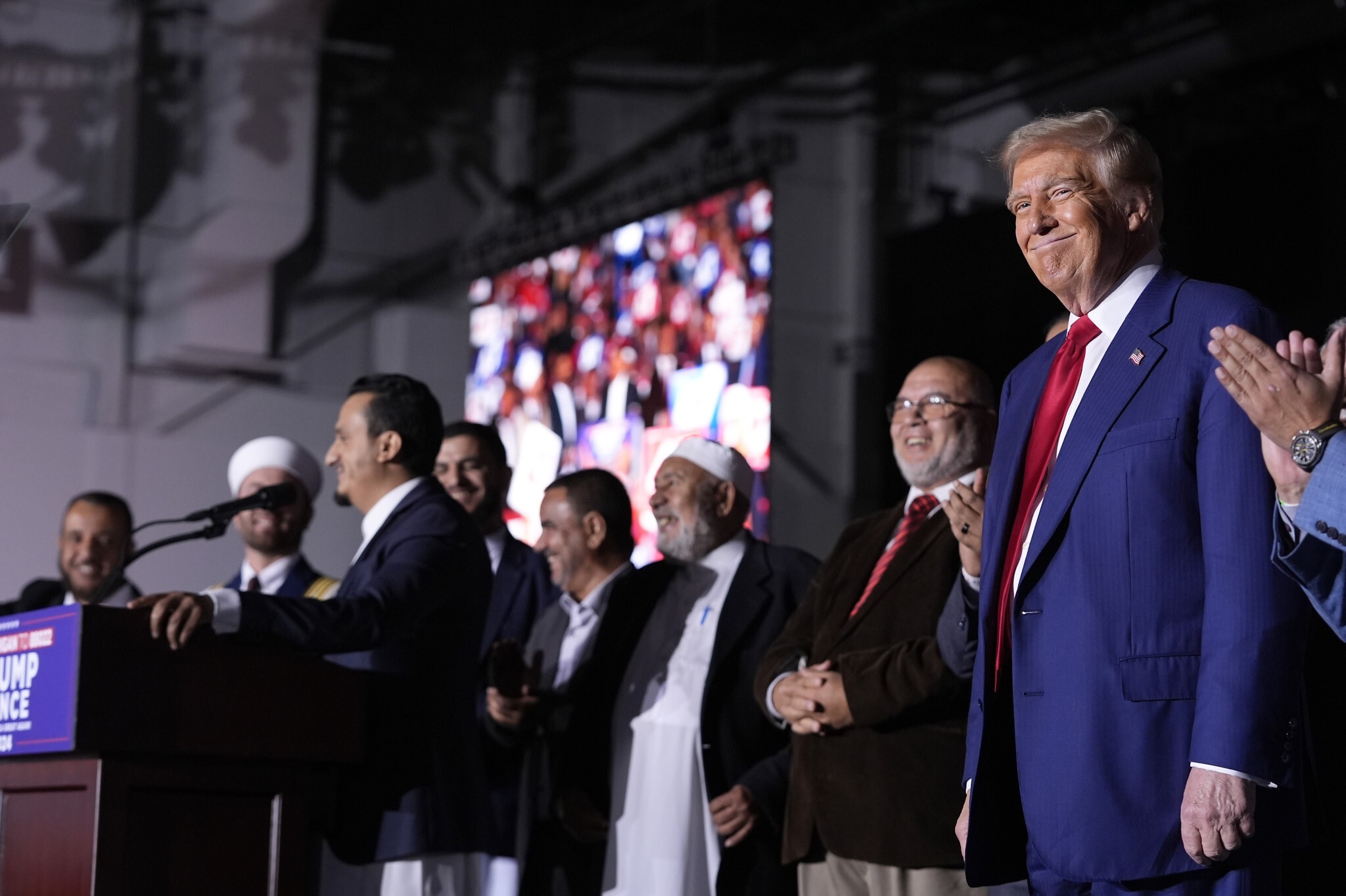 Prominent Muslim leaders support Trump at rally in Michigan over Biden’s position on Gaza

 – Newsad