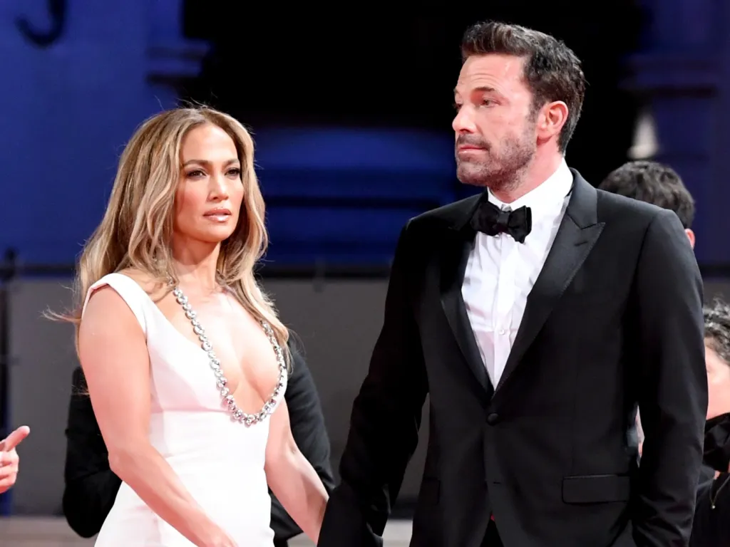 Ben Affleck’s “ignoring at all costs” strategy toward Jennifer Lopez isn’t working, and here’s why

 – Newsad