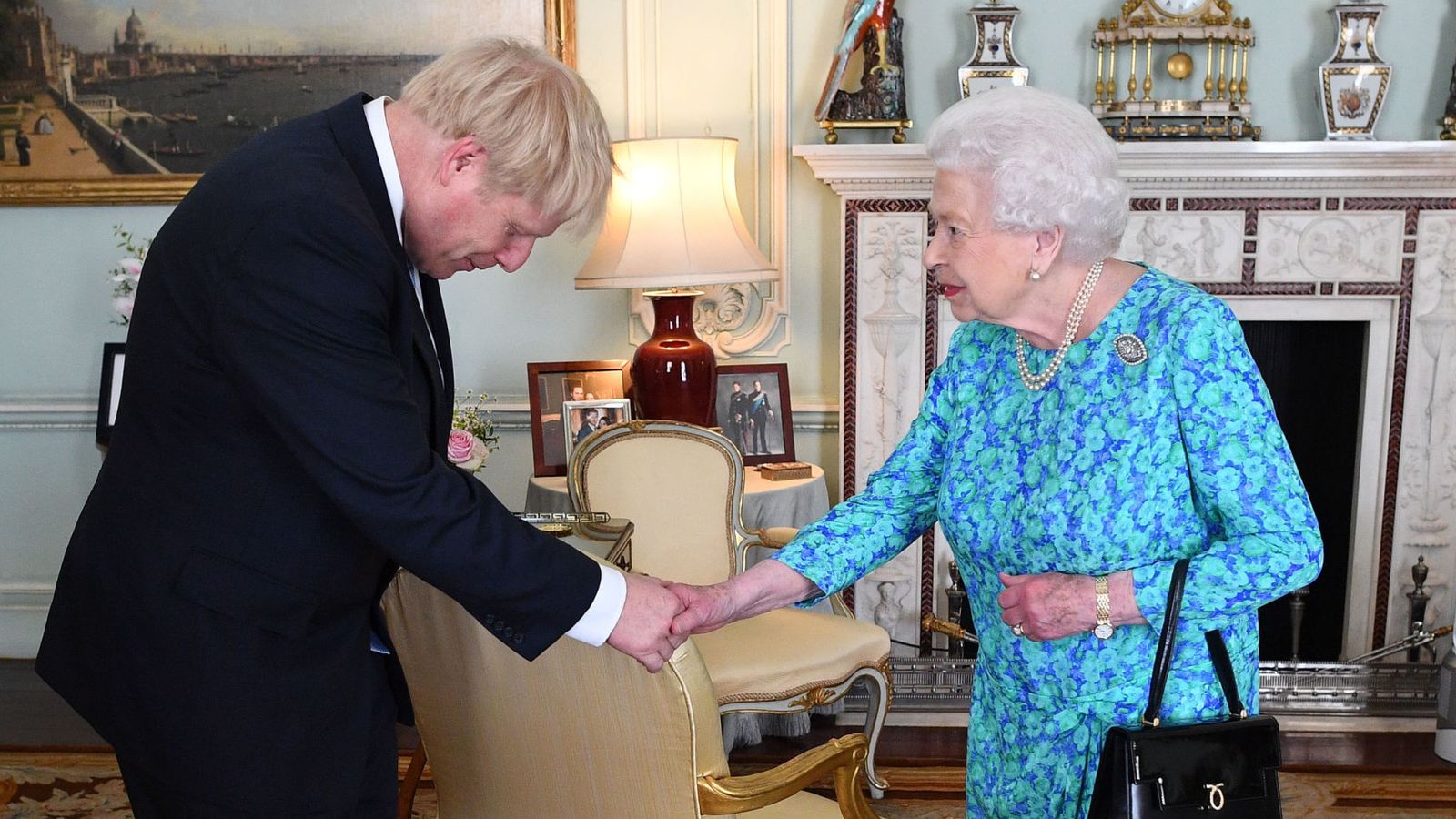 Royal family furious after Boris Johnson reveals Queen Elizabeth's bone cancer in new memoir