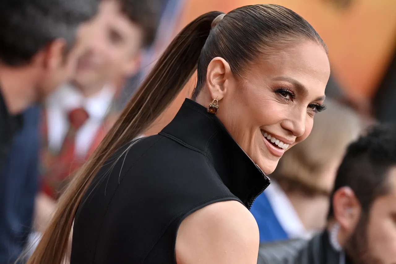 Jennifer Lopez Steps Out in LA Ahead of First Thanksgiving Without Ben Affleck