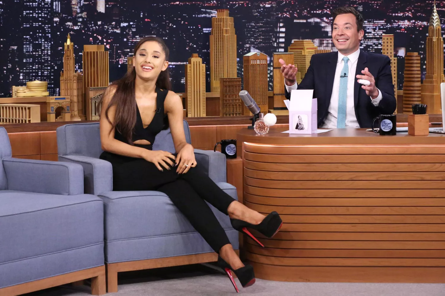 Ariana Grande is delighting fans with reenactments of memes on The Tonight Show ahead of the release of Wicked

 – Newsad