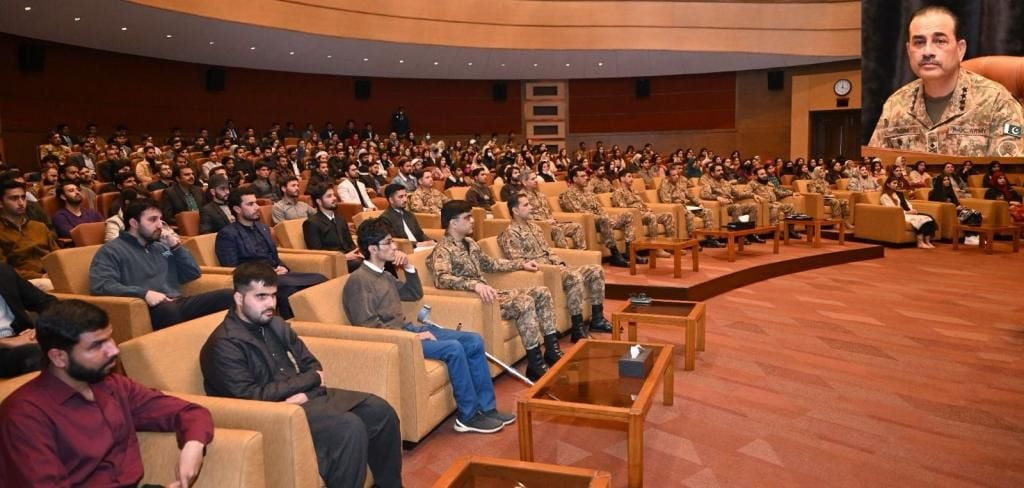 COAS urges youth to embrace 'Pakistaniat' for intellectual growth